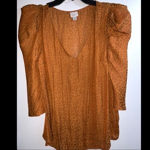 Giraffe print top puffy sleeves